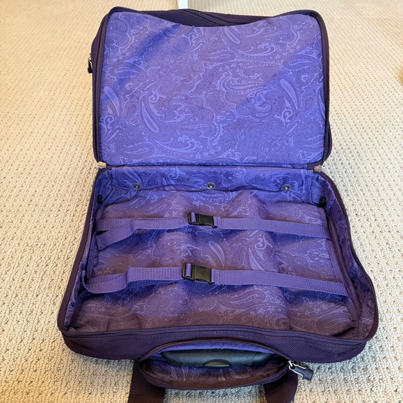 Ricardo Dark Purple Overnight Travel Bag - Picture 5 of 6